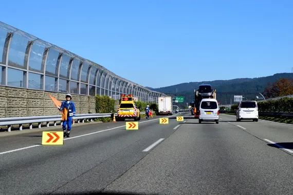 高速道路、路肩 規制・現場保安